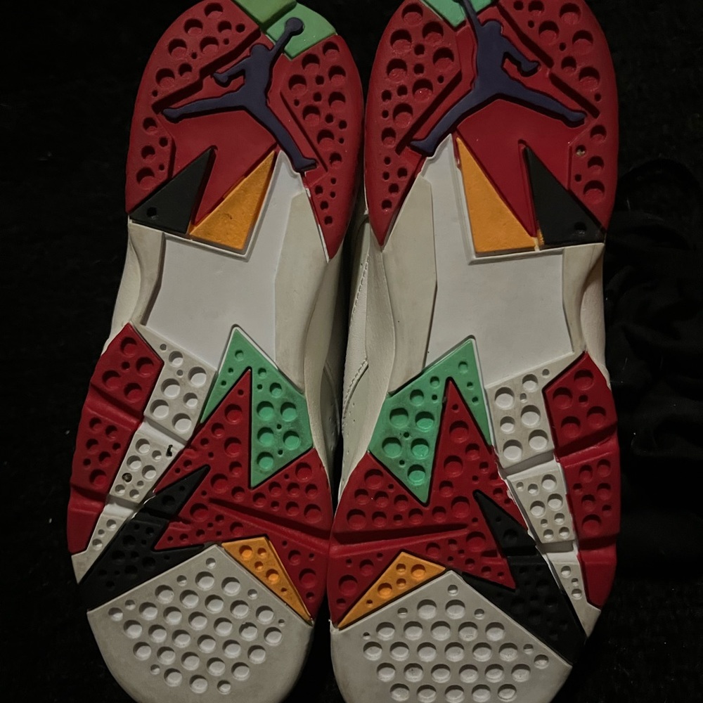 Air Jordan 7 Retro Hare 
 Bugs bunny retro 7-7.5women & 5.5y - Picture 5 of 5